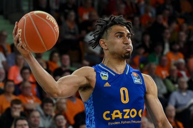 17.05.2023, ratiopharm Arena, Germany, Neu Ulm, ratiopharm ulm vs ALBA Berlin - Basketball Bundesliga- Playoffs Viertelfinale, Maodo Lo (ALBA Berlin) in Aktion, am Ball, Einzelaktion (Foto H. Langer, H. Langer) ratiopharm Arena Neu Ulm Germany