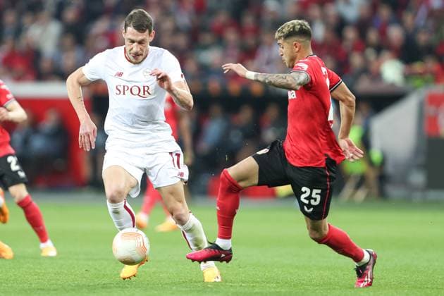 Germany, Leverkusen, 18.05.2023, BayArena, Bayer 04 Leverkusen - AS Rom - Uefa Europa Leaque, Andrea Belotti (AS Rom) und Exequiel Palacios (Bayer 04 Leverkusen) battle for the ball Leverkusen BayArena North Rhine-Westfalia Germany