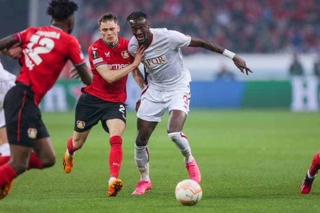 18.05.2023, Fussball, Saison 2022 2023, UEFA Europa League, Halbfinale, UEL, Bayer 04 Leverkusen - AS Rom, v. l. Florian Wirtz (Bayer 04 Leverkusen), Tammy Abraham (AS Rom), Leverkusen BayArena NRW Deutschland xRHR-FOTO DEx Copyright: RHR-FOTO DennisxEwertx RHR-FOTO DE