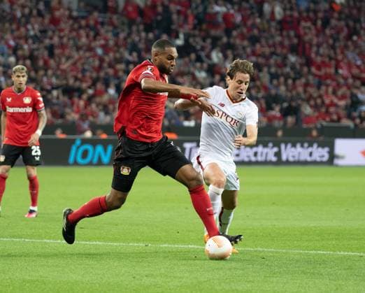 18.05.2023, xsltx, Fussball UEFA Europa League, Bayer 04 Leverkusen - AS Rom emspor, v.l. Jonathan Tah (Bayer 04 Leverkusen), Edoardo Bove (AS Rom) (DFL DFB REGULATIONS PROHIBIT ANY USE OF PHOTOGRAPHS as IMAGE SEQUENCES and or QUASI-VIDEO) Leverkusen