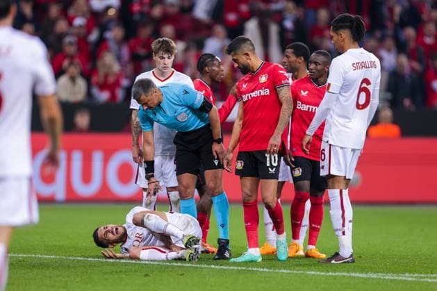 18.05.2023, Fussball, Saison 2022 2023, UEFA Europa League, Halbfinale, UEL, Bayer 04 Leverkusen - AS Rom, Zeitspiel von Lorenzo Pellegrini (AS Rom), Leverkusen BayArena NRW Deutschland xRHR-FOTO DEx Copyright: RHR-FOTO DennisxEwertx RHR-FOTO DE