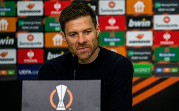 18.05.2023, GER, Fußball, Herren, UEFA, Fußball Europa League, Halbfinale, Rückspiel, Saison 2022 2023, TSV Bayer 04 Leverkusen - AS Rom (0:0) Trainer Xabi Alonso (TSV Bayer 04 Leverkusen) bei der Pressekonferenz nach dem Spiel. Leverkusen BayArena Nordrhein-Westfalen Deutschland
