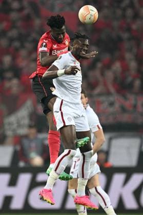 18.05.2023, xjhx, Fussball UEFA Europa League, Bayer 04 Leverkusen - AS Rom emspor, v.l. Edmond Tapsoba (Bayer Leverkusen) Tammy Abraham (AS Rom) Zweikampf, Aktion, action, battle for the ball (UEFA REGULATIONS PROHIBIT ANY USE OF PHOTOGRAPHS as IMAGE SEQUENCES and or QUASI-VIDEO) Leverkusen