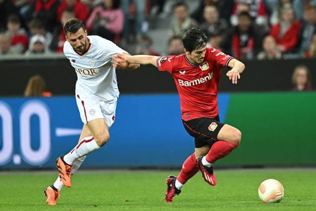 18.05.2023, xjhx, Fussball UEFA Europa League, Bayer 04 Leverkusen - AS Rom emspor, v.l. Bryan Cristante (AS Rom) Sardar Azmoun (Bayer Leverkusen) Zweikampf, Aktion, action, battle for the ball (UEFA REGULATIONS PROHIBIT ANY USE OF PHOTOGRAPHS as IMAGE SEQUENCES and or QUASI-VIDEO) Leverkusen