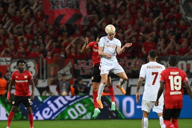 18.05.2023, xjhx, Fussball UEFA Europa League, Bayer 04 Leverkusen - AS Rom emspor, v.l. Kerem Demirbay (Bayer Leverkusen) Andrea Belotti (AS Rom) Zweikampf, Aktion, action, battle for the ball (UEFA REGULATIONS PROHIBIT ANY USE OF PHOTOGRAPHS as IMAGE SEQUENCES and or QUASI-VIDEO) Leverkusen
