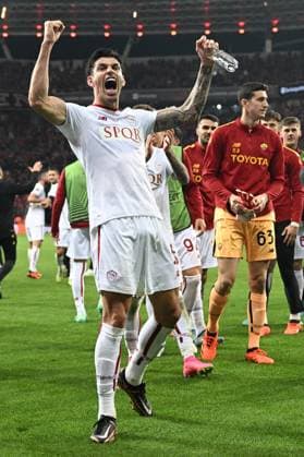 18.05.2023, xjhx, Fussball UEFA Europa League, Bayer 04 Leverkusen - AS Rom emspor, v.l. Jubel Freude ueber den Einzug in das Finale bei AS Rom Roger Ibanez (AS Rom) (UEFA REGULATIONS PROHIBIT ANY USE OF PHOTOGRAPHS as IMAGE SEQUENCES and or QUASI-VIDEO) Leverkusen