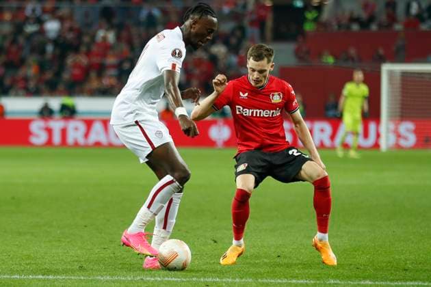 Tammy ABRAHAM (AS Rom, 9), Florian WIRTZ (Bayer 04 Leverkusen, 27). Leverkusen, Fussball UEFA Europa League Halbfinale, Bayer 04 Leverkusen - AS Rom, 18.05.2023, BayArena, Leverkusen. UEFA regulations prohibit any use of photographs as image sequences and or quasi-video Â