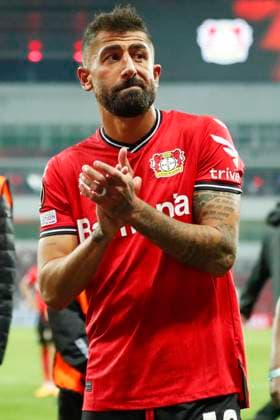 Kerem DEMIRBAY (Bayer 04 Leverkusen, 10) applaudiert den Fans. Leverkusen, Fussball UEFA Europa League Halbfinale, Bayer 04 Leverkusen - AS Rom, 18.05.2023, BayArena, Leverkusen. UEFA regulations prohibit any use of photographs as image sequences and or quasi-video Â