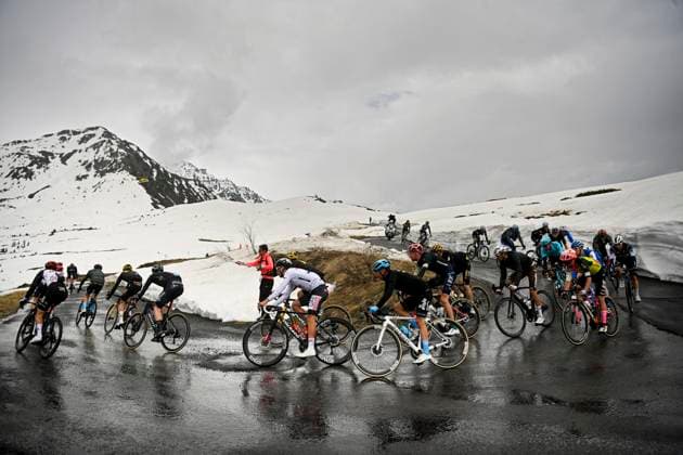 Sport Themen der Woche KW20 Sport Bilder des Tages Foto Fabio Ferrari LaPresse 19 Maggio 2023 - Bra, Italia - - Ciclismo - Giro d& x2019;Italia 2023 - Edizione 106 - Tappa 13 - da Borgofranco d& x2019;Ivrea a Crans Montana Nella foto: durante la gara. May 19, 2023 Bra, Italy - Sport - Cycling - Giro d& x2019;Italia 2023 - 106th Edition - Stage 13 - From Borgofranco d& x2019;Ivrea to Crans Montana In the pic: during the race. Foto Fabio Ferrari LaPresse 19 Maggio 2023 - Bra, Italia - Sport - Ciclismo - Giro d& x549;talia 2023 - Edizione 106 - Tappa 13 - da Borgofranco d& x549;vrea a Crans Montana Nella foto: durante la gara. May 19, 2023 Bra, Italy - Sport - Cycling - Giro d& x549;talia 2023 - 106th Edition - Stage 13 - From Borgofranco d& x549;vrea to Crans Montana In the pic: during the race.  Copyright: xFabioxFerrari LaPressex