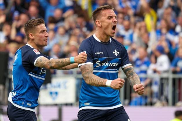 Darmstadt, 19.Mai 2024 Fussball 2. Bundesliga SV Darmstadt 98 - 1. FC Magdeburg v.l., Marvin Mehlem (SV Darmstadt 98), Phillip Tietz (SV Darmstadt 98), Torjubel, Goal celebration, celebrate the goal (DFL DFB REGULATIONS PROHIBIT ANY USE OF PHOTOGRAPHS as IMAGE SEQUENCES and or QUASI-VIDEO)