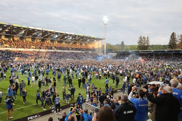 Darmstadt feiert den Aufstieg, SV Darmstadt 98 vs. FC Magdeburg, 2. Fussball-Bundesliga, Fussball, 33. Spieltag, 19.5.2023, DFL REGULATIONS PROHIBIT ANY USE OF PHOTOGRAPHS AS IMAGE SEQUENCES AND OR QUASI-hVIDEO, SV Darmstadt 98 vs. FC Magdeburg, 2. Fussball-Bundesliga, Fussball, 33. Spieltag, 19.5.2023 Darmstadt