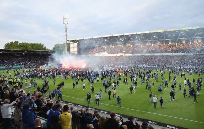 19.05.2023, xdcx, Fussball 2. Bundesliga, SV Darmstadt 98 - 1. FC Magdeburg, emonline, emspor, despor, v.l., Darmstadt feiert den Aufstieg in die Bundesliga DFL DFB REGULATIONS PROHIBIT ANY USE OF PHOTOGRAPHS AS IMAGE SEQUENCES AND OR QUASI-VIDEO.