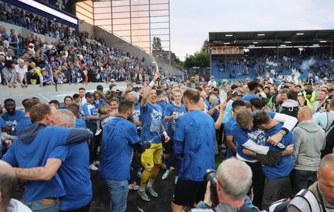 19.05.2023, xdcx, Fussball 2. Bundesliga, SV Darmstadt 98 - 1. FC Magdeburg, emonline, emspor, despor, v.l., Darmstadt-Spieler feiern den Bundesliga Aufstieg DFL DFB REGULATIONS PROHIBIT ANY USE OF PHOTOGRAPHS AS IMAGE SEQUENCES AND OR QUASI-VIDEO.