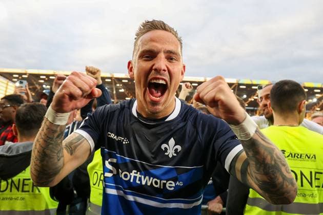 Darmstadt, 19.Mai 2024 Fussball 2. Bundesliga SV Darmstadt 98 - 1. FC Magdeburg v.l., Phillip Tietz (SV Darmstadt 98) jubeln jubelt nach Spielende. (DFL DFB REGULATIONS PROHIBIT ANY USE OF PHOTOGRAPHS as IMAGE SEQUENCES and or QUASI-VIDEO)