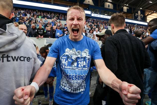 Darmstadt, 19.Mai 2024 Fussball 2. Bundesliga SV Darmstadt 98 - 1. FC Magdeburg v.l., Fabian Holland (SV Darmstadt 98) jubeln jubelt nach Spielende. (DFL DFB REGULATIONS PROHIBIT ANY USE OF PHOTOGRAPHS as IMAGE SEQUENCES and or QUASI-VIDEO)