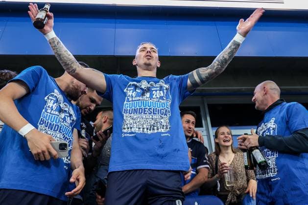 Darmstadt, 19.Mai 2024 Fussball 2. Bundesliga SV Darmstadt 98 - 1. FC Magdeburg v.l., Phillip Tietz (SV Darmstadt 98) jubeln jubelt nach Spielende. (DFL DFB REGULATIONS PROHIBIT ANY USE OF PHOTOGRAPHS as IMAGE SEQUENCES and or QUASI-VIDEO)