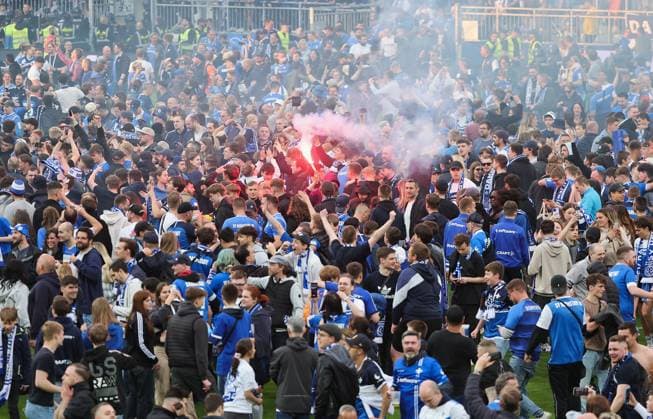 19.05.2023, xdcx, Fussball 2. Bundesliga, SV Darmstadt 98 - 1. FC Magdeburg, emonline, emspor, despor, v.l., Darmstadt-Fans feiern Aufstieg in die Bundesliga DFL DFB REGULATIONS PROHIBIT ANY USE OF PHOTOGRAPHS AS IMAGE SEQUENCES AND OR QUASI-VIDEO.