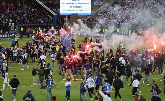 19.05.2023, xdcx, Fussball 2. Bundesliga, SV Darmstadt 98 - 1. FC Magdeburg, emonline, emspor, despor, v.l., Darmstadt-Fans feiern den Bundesliga-Aufstieg DFL DFB REGULATIONS PROHIBIT ANY USE OF PHOTOGRAPHS AS IMAGE SEQUENCES AND OR QUASI-VIDEO.