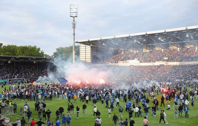 19.05.2023, xdcx, Fussball 2. Bundesliga, SV Darmstadt 98 - 1. FC Magdeburg, emonline, emspor, despor, v.l., Darmstadt feiert den Aufstieg in die Bundesliga DFL DFB REGULATIONS PROHIBIT ANY USE OF PHOTOGRAPHS AS IMAGE SEQUENCES AND OR QUASI-VIDEO.