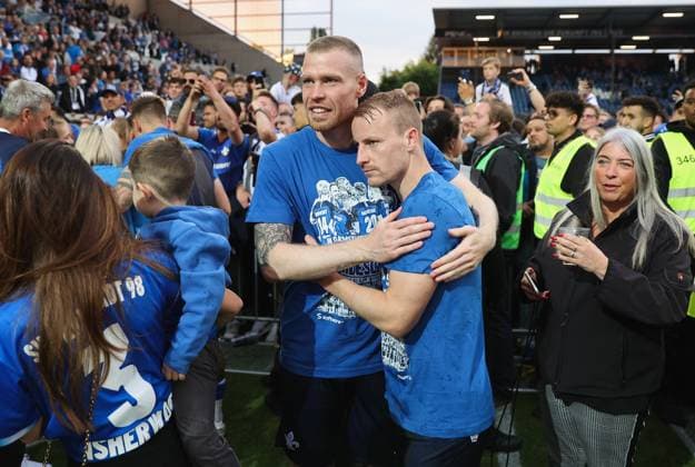 19.05.2023, xdcx, Fussball 2. Bundesliga, SV Darmstadt 98 - 1. FC Magdeburg, emonline, emspor, despor, v.l., Thomas Isherwood (SV Darmstadt 98) und Fabian Holland (SV Darmstadt 98) DFL DFB REGULATIONS PROHIBIT ANY USE OF PHOTOGRAPHS AS IMAGE SEQUENCES AND OR QUASI-VIDEO.
