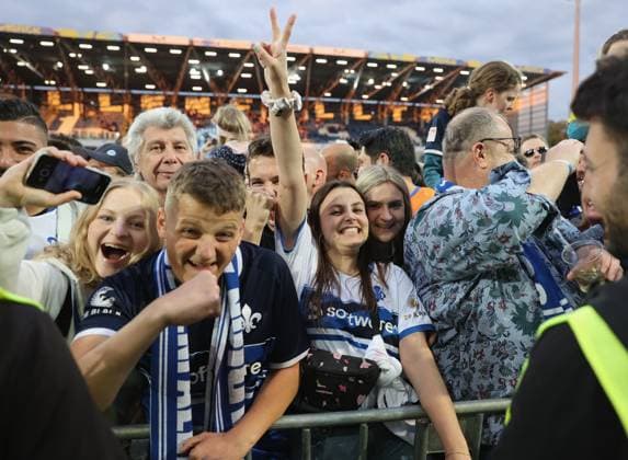 19.05.2023, xdcx, Fussball 2. Bundesliga, SV Darmstadt 98 - 1. FC Magdeburg, emonline, emspor, despor, v.l., Darmstadt-Fans jubeln über den Aufstieg DFL DFB REGULATIONS PROHIBIT ANY USE OF PHOTOGRAPHS AS IMAGE SEQUENCES AND OR QUASI-VIDEO.
