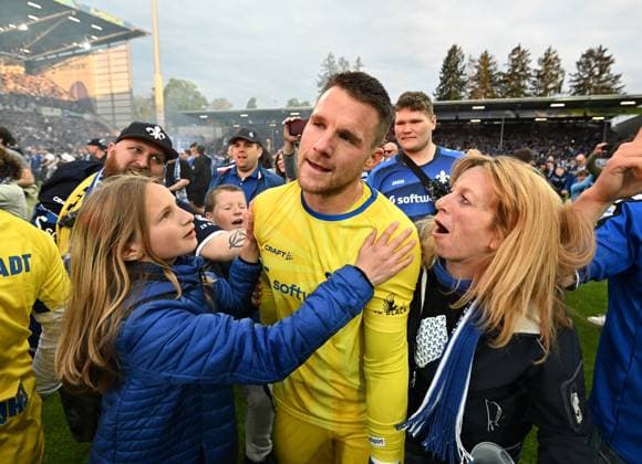 19.05.2023, xfux, Fussball 2.Bundesliga, SV Darmstadt 98 - 1.FC Magdeburg, emonline, emspor, v.l. Marcel Schuhen (SV Darmstadt 98) (DFL DFB REGULATIONS PROHIBIT ANY USE OF PHOTOGRAPHS as IMAGE SEQUENCES and or QUASI-VIDEO. Eine Lizenzierung des Lichtbildwerkes an den SV Darmstadt 1898 e.V. sowie Tochterunternehmen ist nicht gestattet. NO release of or sale to SV Darmstadt 1898 e.V.) Darmstadt