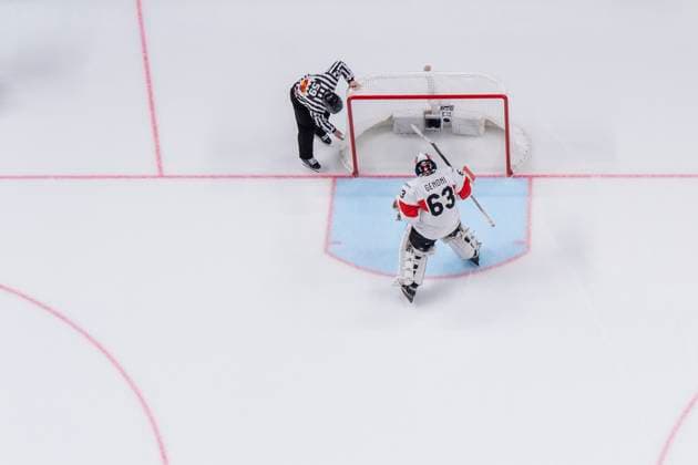 RIGA, LATVIA - MAY 20: goalkeeper Leonardo Genoni of Switzerland reach the net before the 2023 IIHF Ice hockey, Eishockey World Championship, WM, Weltmeisterschaft Finland - Latvia game between Canada Switzerland at Arena Riga on May 20, 2023 in Riga, Latvia. Riga Arena Riga Latvia Copyright: xJustPictures.ch JarixPestelaccix