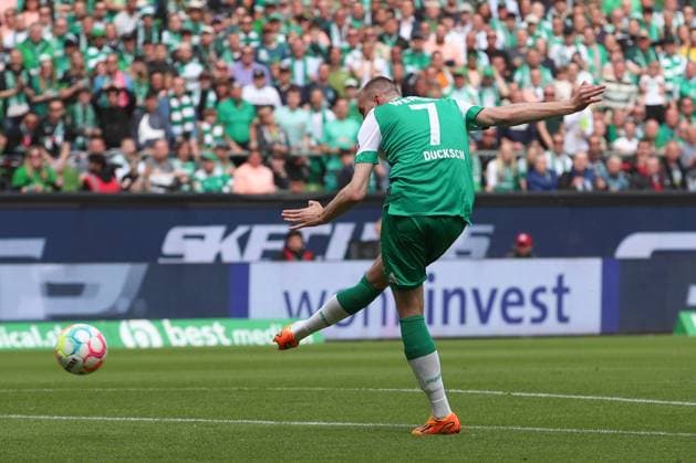 20.05.2023, xtgx, Fussball 1.Bundesliga, SV Werder Bremen - 1.FC Koeln emspor, Marvin Ducksch (Bremen, 7) Torschuss, schiesst den Ball aufs Tor, Schuss (DFL DFB REGULATIONS PROHIBIT ANY USE OF PHOTOGRAPHS as IMAGE SEQUENCES and or QUASI-VIDEO) Bremen