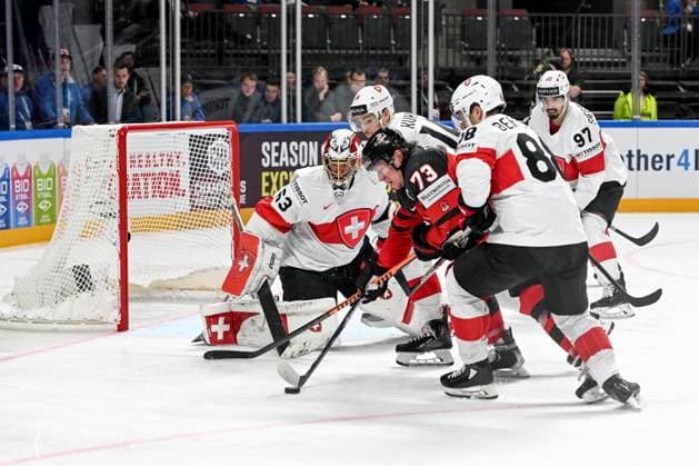 RIGA, LATVIA - MAY 20: Tyler Toffoli of Canada tries to score against goalkeeper Leonardo Genoni of Switzerland during the 2023 IIHF Ice hockey, Eishockey World Championship, WM, Weltmeisterschaft Finland - Latvia game between Canada Switzerland at Arena Riga on May 20, 2023 in Riga, Latvia. Riga Arena Riga Latvia Copyright: xJustPictures.ch AndreaxBrancax