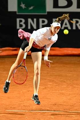 Elena Rybakina of Kazakhstan serves during the final match against Anhelina Kalinina of Ukraine at the Internazionali BNL d Italia tennis tournament at Foro Italico in Rome, Italy on May 20th, 2023. antoniettaxbaldassarre