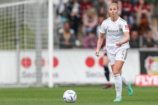 Germany, Leverkusen, 20.05.2023, Ulrich-Haberland-Stadion, Bayer 04 Leverkusen vs Bayern Muenchen - Frauen Bundesliga, Glodis Perla Viggosdottir (FC Bayern München) controls the ball Leverkusen Ulrich-Haberland-Stadion North Rhine-Westphalia Germany