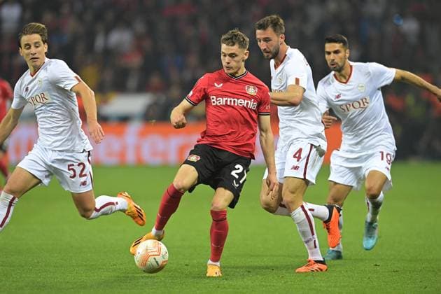 18.05.2023, xsyx, Fussball UEFA Europa League, Bayer 04 Leverkusen - AS Rom emspor, v.l. Edoardo Bove (AS Rom), Florian Wirtz (Bayer Leverkusen), Bryan Cristante (AS Rom), Zeki Celik (AS Rom) (DFL DFB REGULATIONS PROHIBIT ANY USE OF PHOTOGRAPHS as IMAGE SEQUENCES and or QUASI-VIDEO) Leverkusen