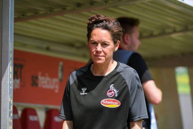 Fussball FLYERALARM Frauen-Bundesliga 21. Spieltag - 22 23 - SC Freiburg vs. 1. FC Koeln - 21-05-2023 Nicole Bender-Rummler (1. FC Koeln Trainer). Fussball FLYERALARM Frauen-Bundesliga: SC Freiburg vs. 1. FC Koeln am Sonntag, den 21. Mai 2023 im Dreisamstadion in Freiburg im Breisgau DFL REGULATIONS PROHIBIT ANY USE OF PHOTOGRAPHS AS IMAGE SEQUENCES AND OR QUASI-VIDEO. Copyright: xBEAUTIFULxSPORTS GerdxGruendlx