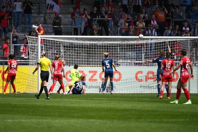 Fussball FLYERALARM Frauen-Bundesliga 21. Spieltag - 22 23 - SC Freiburg vs. 1. FC Koeln - 21-05-2023 Treffer zum 1:0 fuer den 1. FC Koeln durch Genessee Puntigam (1. FC Koeln 13). Fussball FLYERALARM Frauen-Bundesliga: SC Freiburg vs. 1. FC Koeln am Sonntag, den 21. Mai 2023 im Dreisamstadion in Freiburg im Breisgau DFL REGULATIONS PROHIBIT ANY USE OF PHOTOGRAPHS AS IMAGE SEQUENCES AND OR QUASI-VIDEO. Copyright: xBEAUTIFULxSPORTS GerdxGruendlx