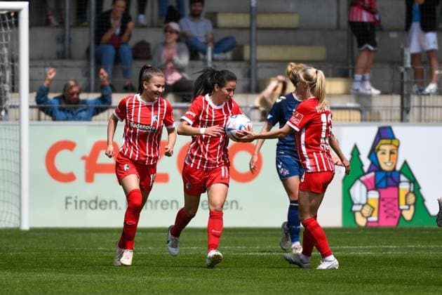 Fussball FLYERALARM Frauen-Bundesliga 21. Spieltag - 22 23 - SC Freiburg vs. 1. FC Koeln - 21-05-2023 Torjubel zum 1:2 fuer den SC Freiburg durch Hasret Kayikci (SC Freiburg 11). Fussball FLYERALARM Frauen-Bundesliga: SC Freiburg vs. 1. FC Koeln am Sonntag, den 21. Mai 2023 im Dreisamstadion in Freiburg im Breisgau DFL REGULATIONS PROHIBIT ANY USE OF PHOTOGRAPHS AS IMAGE SEQUENCES AND OR QUASI-VIDEO. Copyright: xBEAUTIFULxSPORTS GerdxGruendlx