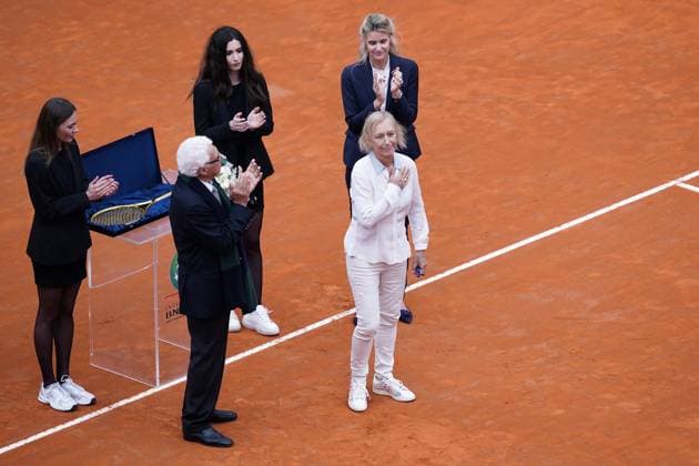 Internazionali BNL D™Italia 2023 - Day Fourteen Nicola Pietrangeli rewards former tennis player Martina Navratilova receives Golden Racket 2023 award during Day Fourteen of the Internazionali BNL D Italia 2023 at Foro Italico on May 21, 2023 in Rome, Italy Rome Rome Italy  Copyright: xGiuseppexMaffiax originalFilename:maffia-internaz230521_npnwj.jpg