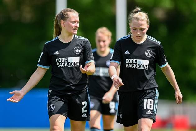 v.li.: Kuisa Guttenberger (Nürnberg, 2) Franziska Mai (Nürnberg, 18) enttäuscht schauend, Enttäuschung, Frustration, disappointed, pessimistisch, 21.05.2023, Aschheim (Deutschland), Fussball,2. Frauen-Bundesliga, FC Bayern München II - 1. FC Nürnberg, DFB DFL REGULATIONS PROHIBIT ANY USE OF PHOTOGRAPHS AS IMAGE SEQUENCES AND OR QUASI-VIDEO.