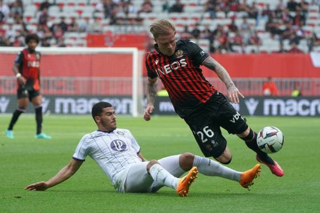 Zakaria Aboukhlal (Toulouse) - Melvin Bard (OGC Nice) FOOTBALL : OGC Nice vs Toulouse - Ligue 1 Uber Eats - Nice - 21 05 2023 NorbertScanella Panoramic 