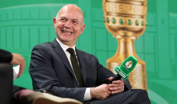 Sport Themen der Woche KW21 Sport Bilder des Tages DFB Präsident Bernd Neuendorf Fußball Fussball Cup Handover DFB Pokal 2023 Saison 2022 2023 22.05.2023 RasenBall Sport Leipzig RBL vs SG Eintracht Frankfurt *** DFB President Bernd Neuendorf Sports Football Cup Handover DFB Cup 2023 Season 2022 2023 22 05 2023 RasenBall Sport Leipzig RBL vs SG Eintracht Frankfurt