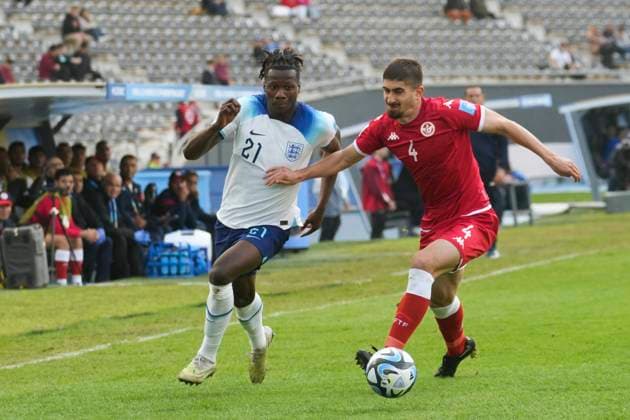 May 22, 2023, La Plata, Buenos Aires, Argentina: Sports. Oyegoke Daniel from England (left) and El Abed Karim from Tnusia (right) during the FIFA U-20 World Cup Argentina 2023 match between England and Tunisia at Stadium Unico Diego Armando Maradona in La Plata, Buenos Aires, Argentina, on May 22, 2023 La Plata Argentina - ZUMAf135 0257385531st Copyright: xJulietaxFerrariox