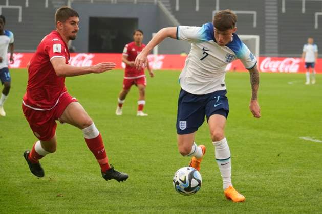 May 22, 2023, La Plata, Buenos Aires, Argentina: Sports. El Abed Karim from Tunisia (left) and Devine Alfie from England (right) during the FIFA U-20 World Cup Argentina 2023 match between England and Tunisia at Stadium Unico Diego Armando Maradona in La Plata, Buenos Aires, Argentina, on May 22, 2023 La Plata Argentina - ZUMAf135 0257385624st Copyright: xJulietaxFerrariox