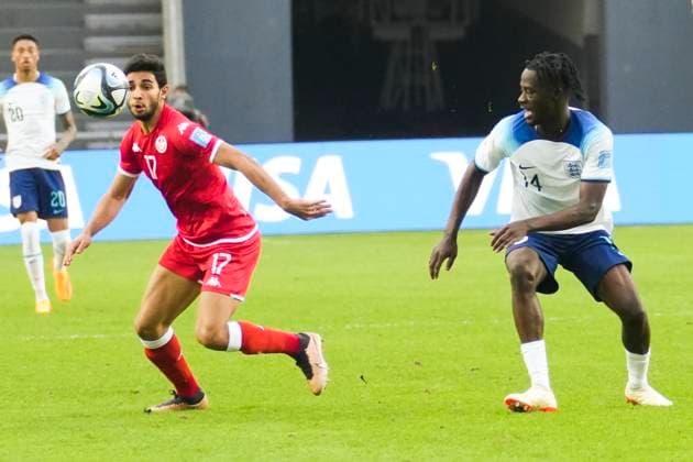 May 22, 2023, La Plata, Buenos Aires, Argentina: Sports. Mehri Malek from Tuniasia (left) and Gyabi Darko from England (right) during the FIFA U-20 World Cup Argentina 2023 match between England and Tunisia at Stadium Unico Diego Armando Maradona in La Plata, Buenos Aires, Argentina, on May 22, 2023 La Plata Argentina - ZUMAf135 0257396000st Copyright: xJulietaxFerrariox