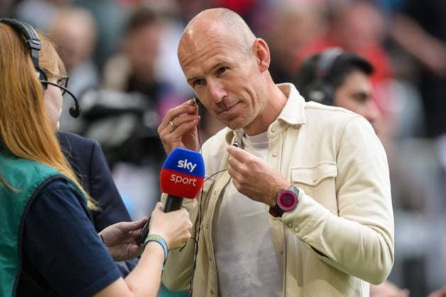 Fußball, 1. Bundesliga, 20230520, FC Bayern München - Rasenballsport Leipzig. Im Bild Arjen ROBBEN Vorbereitung bereitet vor TV Interview. München Allianz Arena Bayern Deutschland Copyright: Passion2Press MarkusxFischerx