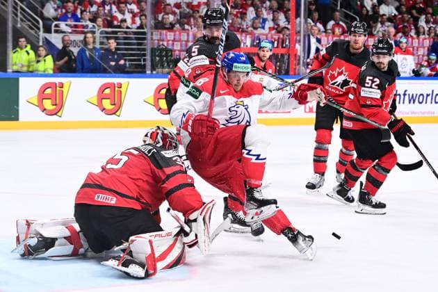 From left goalie of Canada Samuel Montembeault, Jacob Middleton of Canada, Czech Dominik Kubalik, Lawson Crouse, MacKenzie Weegar, both of Canada in action during the IIHF Ice hockey, Eishockey World Championship, WM, Weltmeisterschaft Group B match Czech Republic vs Canada, in Riga, Latvia, May 23, 2023. (CTKxPhoto DavidxTanecek) CTKPhotoP2023052306560 CTKPhotoP2023052306560