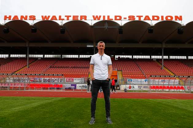 Sport Themen der Woche KW21 Sport Bilder des Tages Fußball Herren Vorstellung des neuer SpVgg Bayreuth Trainer Marek Mintal für die Saison 2023-2024 in der Regionalliga Bayern *** Soccer men Presentation of the new SpVgg Bayreuth coach Marek Mintal for the season 2023 2024 in the Regionalliga Bayern