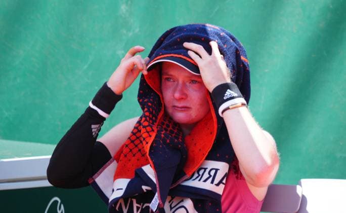 Mandatory Credit: Photo by Javier Garcia Shutterstock (13924795o) A tearful Francesca Jones pulls out of her second round Qualifying match with a shoulder injury French Open Tennis, Wednesday Qualifying and Previews, Roland Garros, Paris, France - 24 May 2023 French Open Tennis, Wednesday Qualifying and Previews, Roland Garros, Paris, France - 24 May 2023  Copyright: xJavierxGarcia Shutterstockx 13924795o