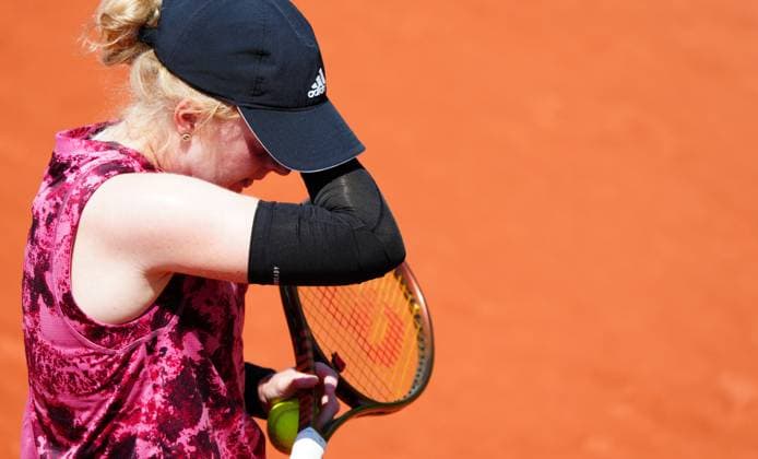 Mandatory Credit: Photo by Javier Garcia Shutterstock (13924795z) A tearful Francesca Jones pulls out of her second round Qualifying match with a shoulder injury French Open Tennis, Wednesday Qualifying and Previews, Roland Garros, Paris, France - 24 May 2023 French Open Tennis, Wednesday Qualifying and Previews, Roland Garros, Paris, France - 24 May 2023  Copyright: xJavierxGarcia Shutterstockx 13924795z