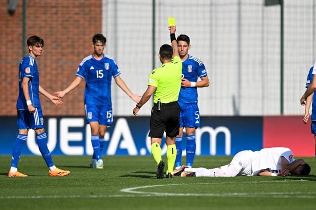 Yellow card for Italy U17, U 17 ¢& x80;& x99;s Edoardo Sadotti during the qualifying phase Under-17 Championship Hungary 2023 soccer match Italy U17 vs. Slovenia U17 at the Globall Football Park stadium in Telki, Hungary, 24th of May 2023  Copyright: xVinnyxOrlando LiveMediax xipa-agx xLivexMediax 0 IPA_IPA38190053