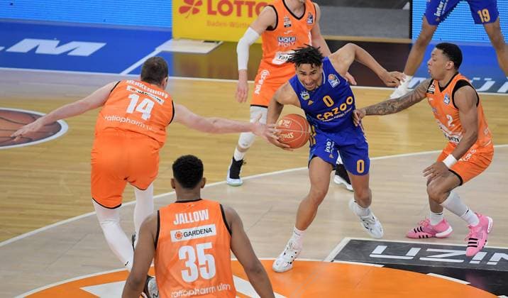 24.05.2023, xemx, Basketball BBL, rathiopharm Ulm - Alba Berlin emspor, v.l. Philipp Herkenfoff (rathiopharm Ulm), Maodo Lo (Alba Berlin), Yago Mateus Dos Santos (rathiopharm Ulm) Zweikampf, Aktion, action, battle for the ball Ulm