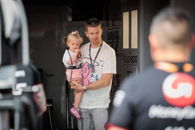 Nico Huelkenberg (Haas F1 Team) mit Tochter Noemi Sky, Grosser Preis von Monaco, Motorsport, Formel 1, Saison 2023, 25.05.2023 Grosser Preis von Monaco, Motorsport, Formel 1, Saison 2023, 25.05.2023 Copyright: xEibner-Pressefoto AlexanderxNeisx EP_ANS